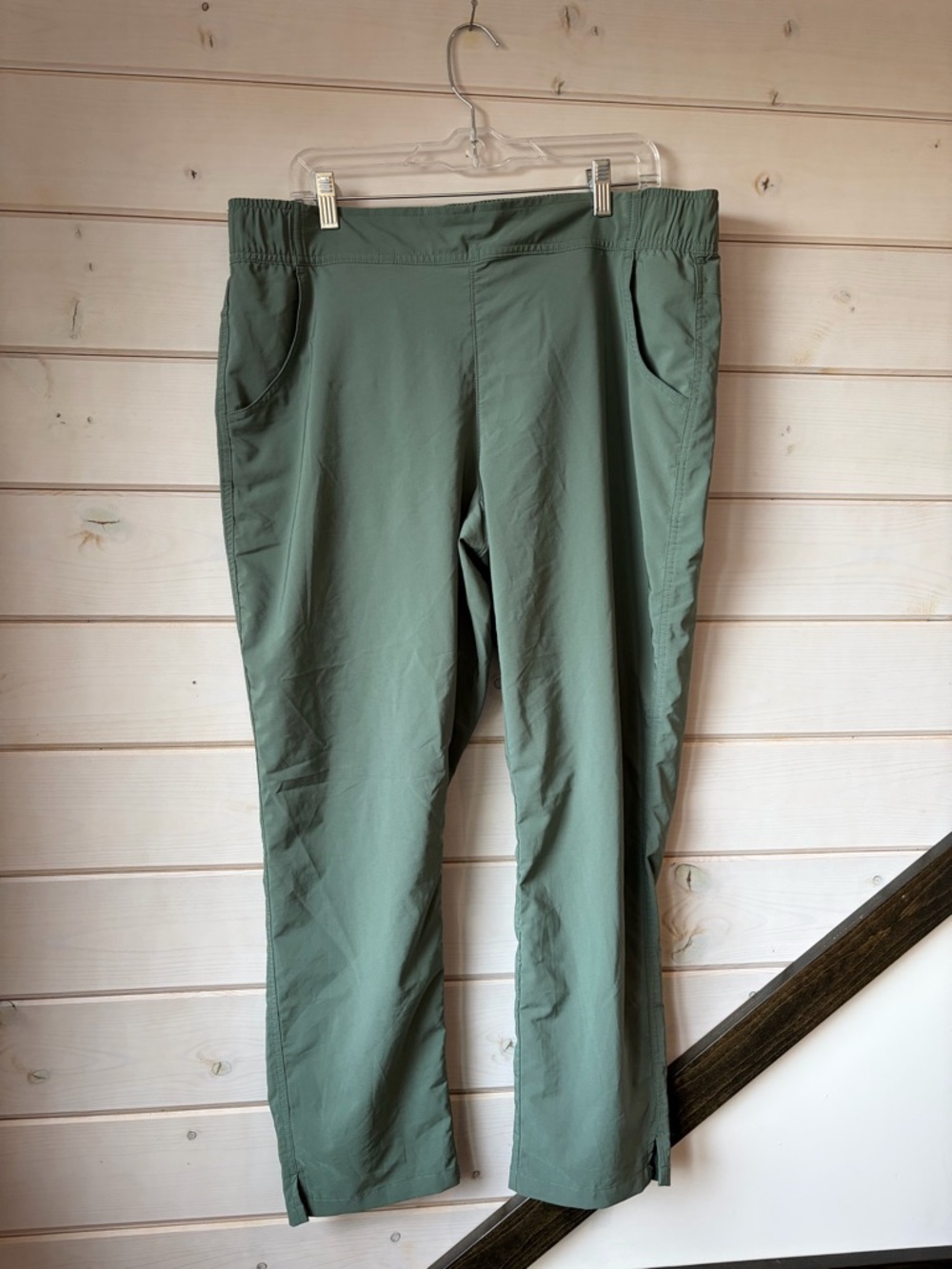 Eddie Bauer Olive Green Outdoor Jogger Pants